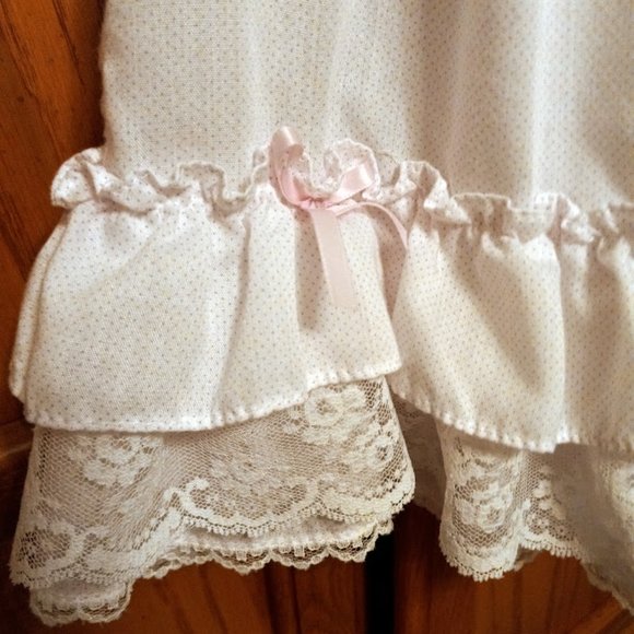 KLL Vintage Dress. 18 months. White with pastel pink dots. Embroidered lace! - Picture 5 of 6